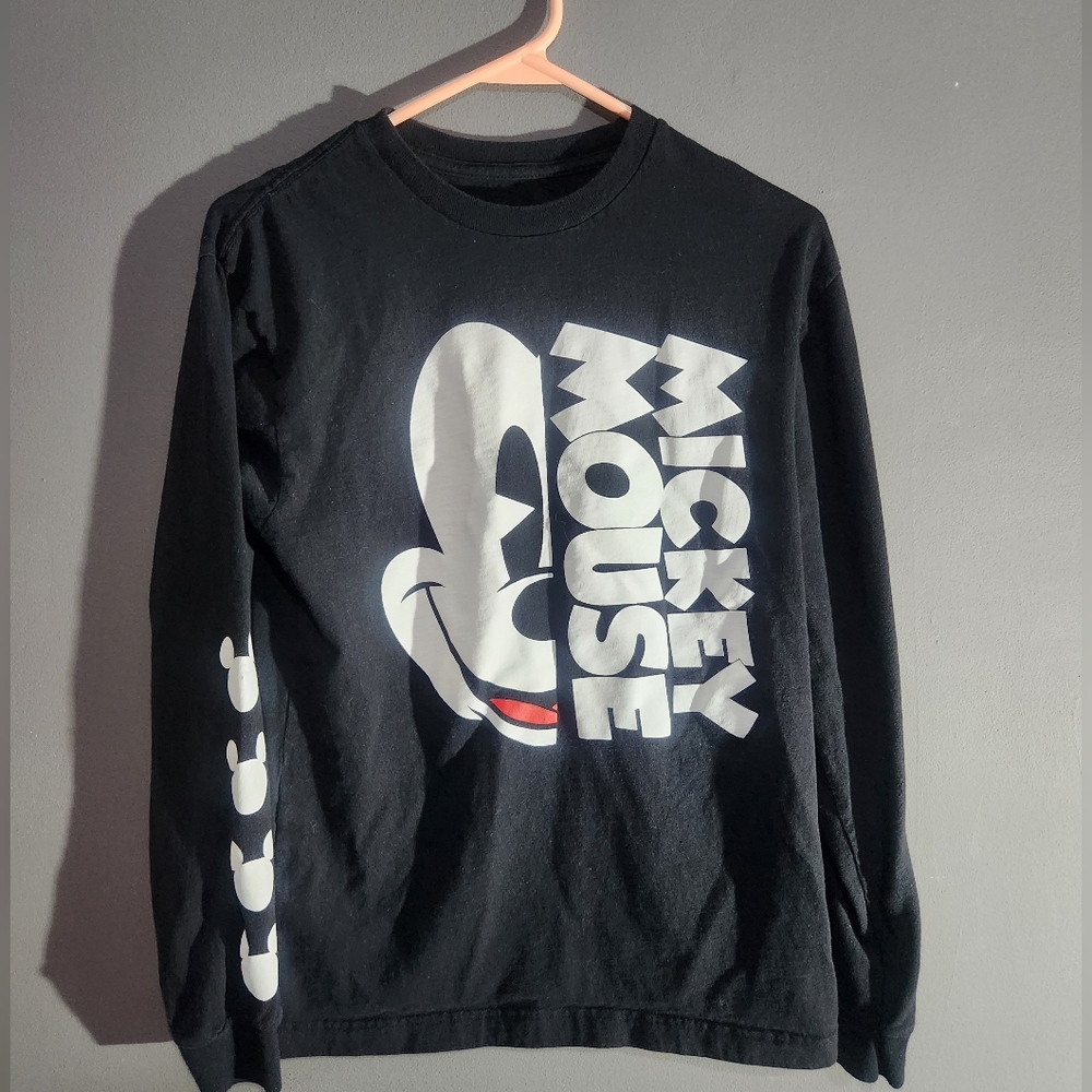 Mens long-sleeved shirt